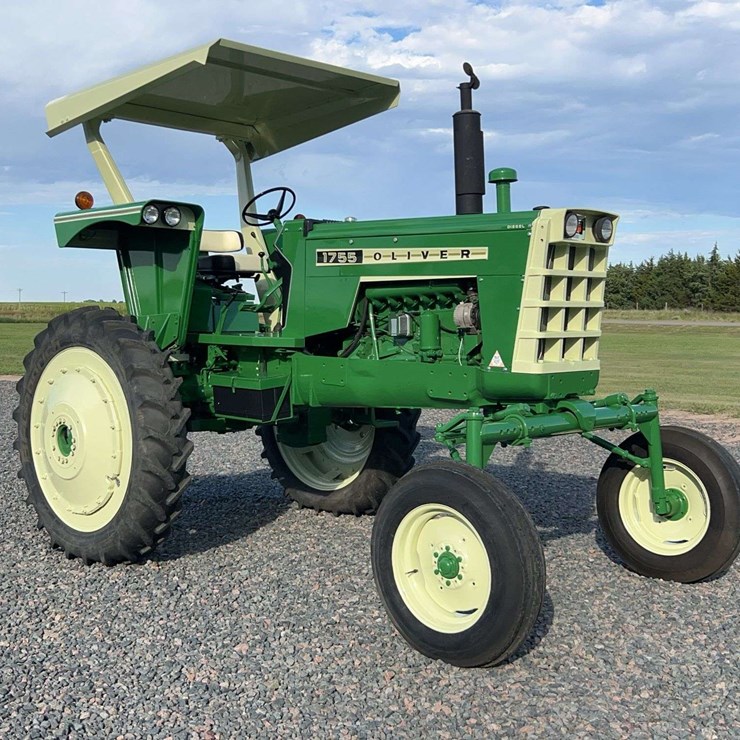 1972 OLIVER 1755