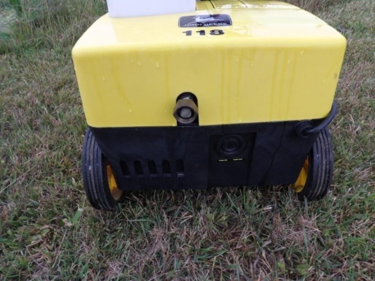 john-deere-118-image-3