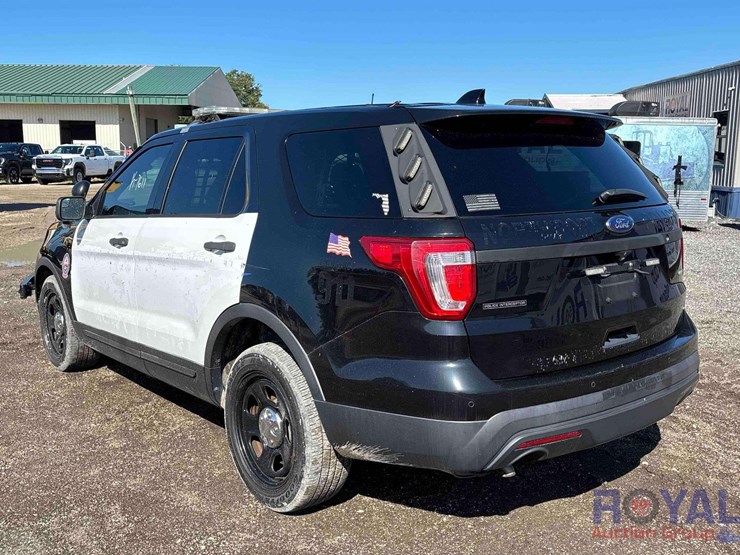 2017-ford-explorer-image-4