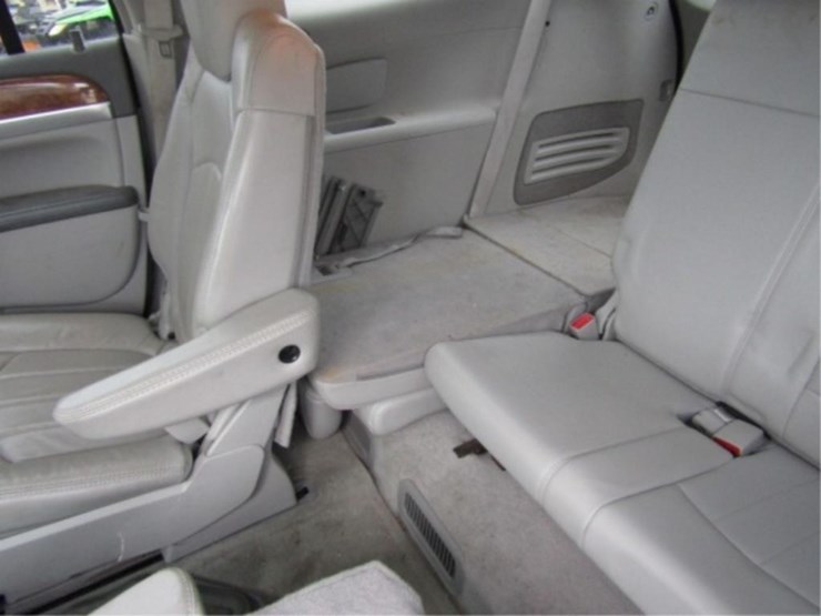 2010-buick-enclave-cxl-image-42