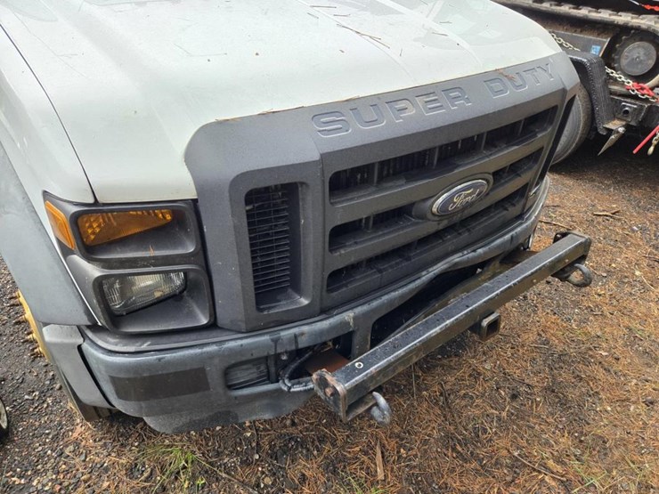 2010-ford-f550-image-9