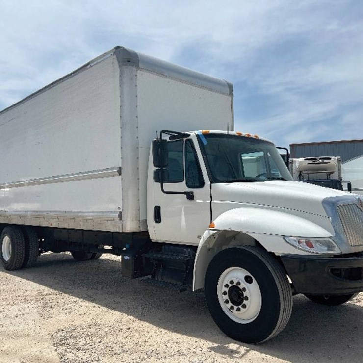 2019 INTERNATIONAL DURASTAR 4300