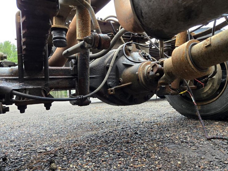 2010-ford-f550-image-37