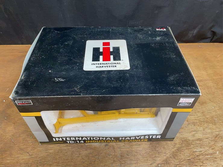 1/16-ih-td-14-industrial-crawler-nib-sc-image-3