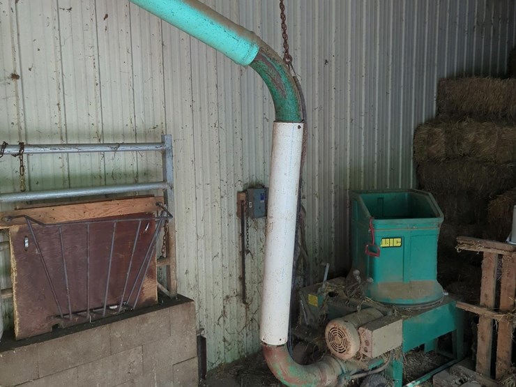 wic-electric-bedding-chopper
wic-jic-electric-bedding-/-silage-chopper/blower-with-hopper-and-blower-pipe-image-1