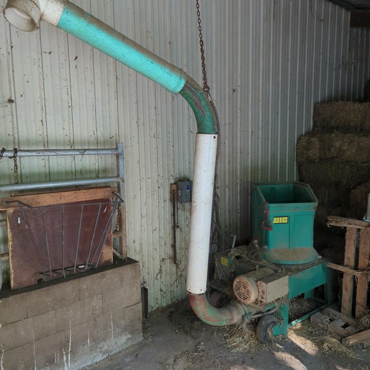 Wic Electric Bedding Chopper
Wic JIC Electric Bedding / Silage Chopper/Blower with Hopper and Blower Pipe