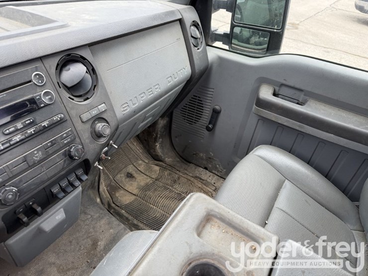 2016-ford-f350-xl-image-11