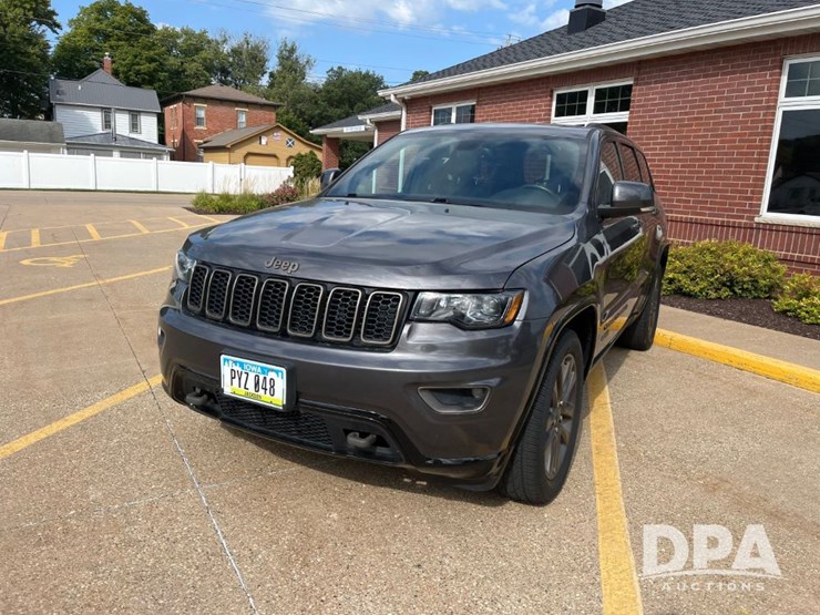 2016-jeep-grand-cherokee-image-13