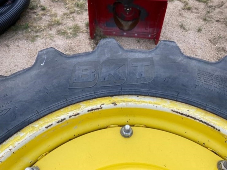 john-deere-10-image-3