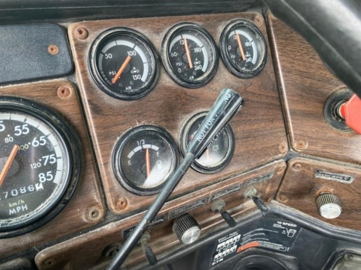 1995-freightliner-fld,detroit-60series,eaton-10sp.-image-49