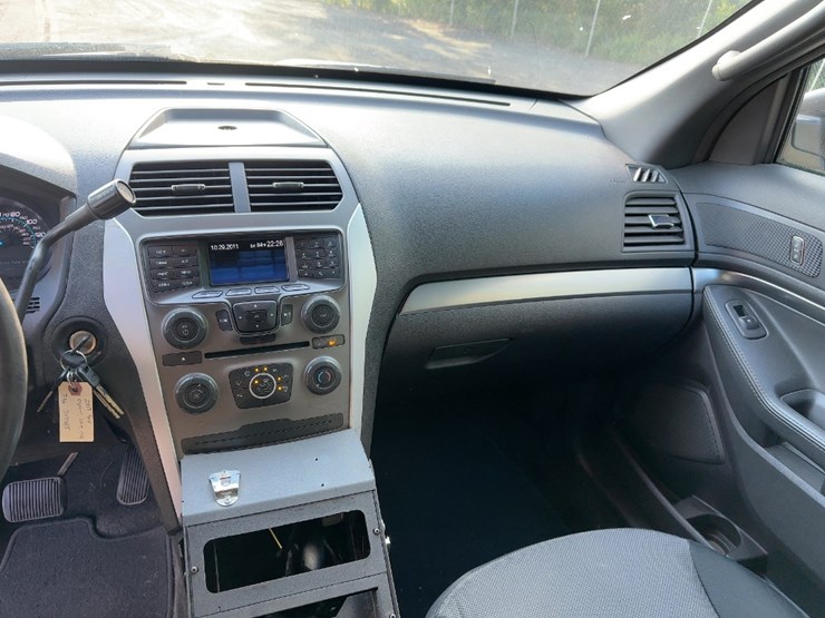 2013-ford-explorer-image-19