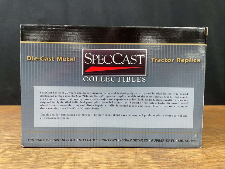 1/16-farmall-300-nib-sc-image-4