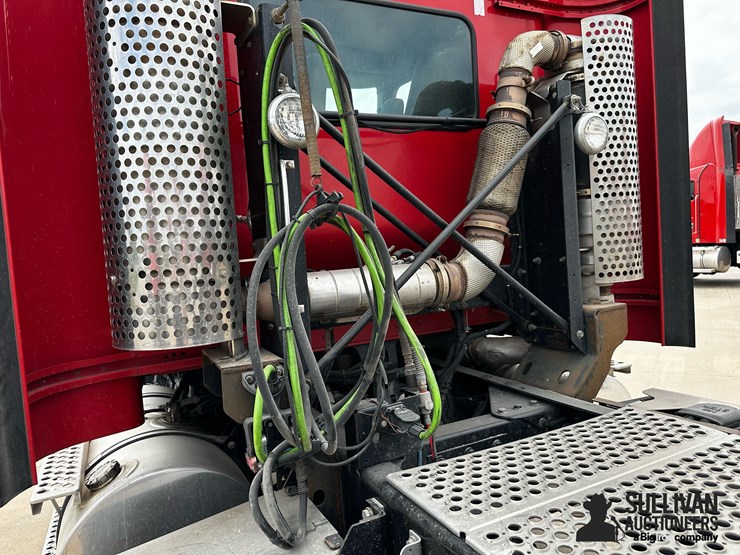 2012-kenworth-t440-image-14