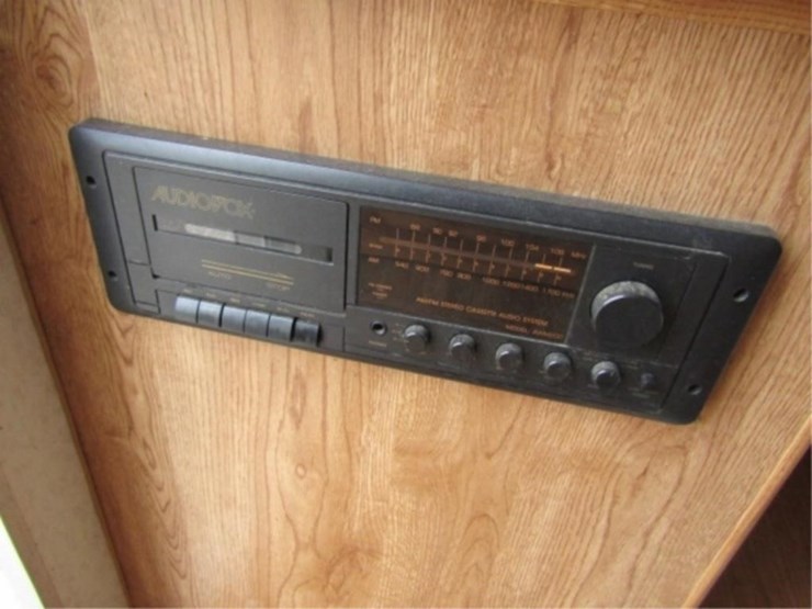 1992-layton-model-2000,bumper-pull-camper,2-doors-image-45
