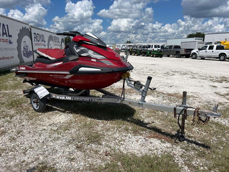 2023-yamaha-wave-runner-deluxe-with-s/a-aluminum-trailer-image-2