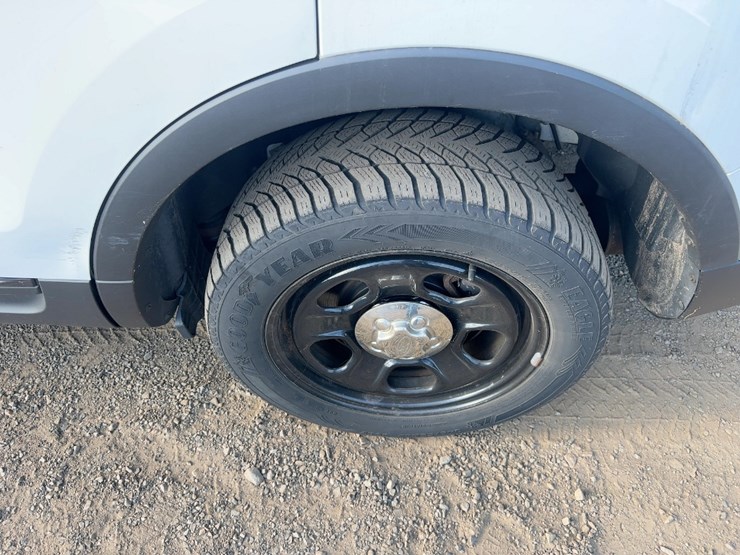2013-ford-explorer-image-10