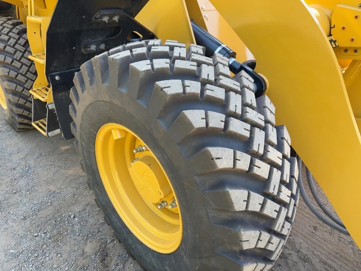 2022-caterpillar-910-image-13