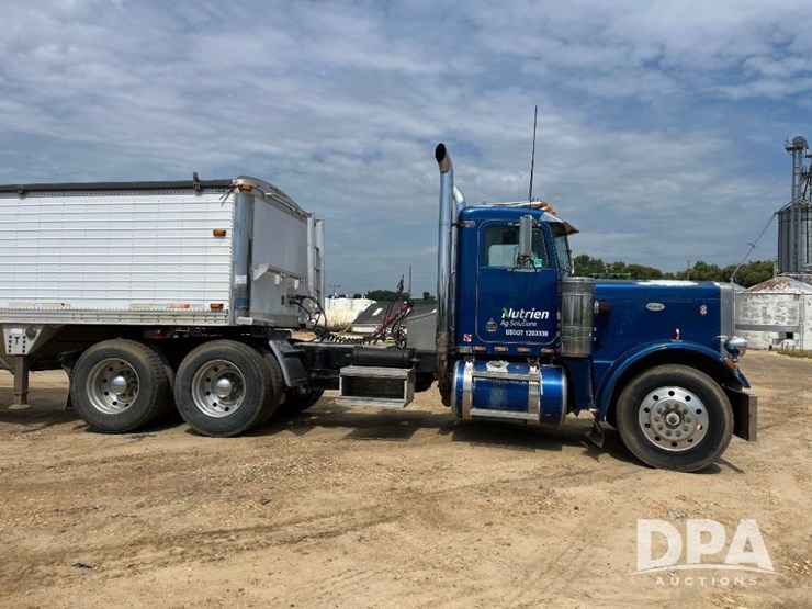 1984-peterbilt-359-image-8