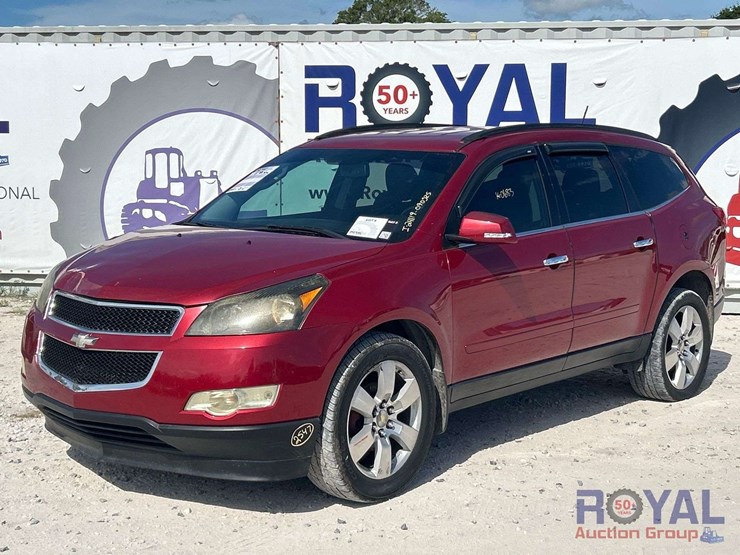 2012-chevrolet-traverse-image-1