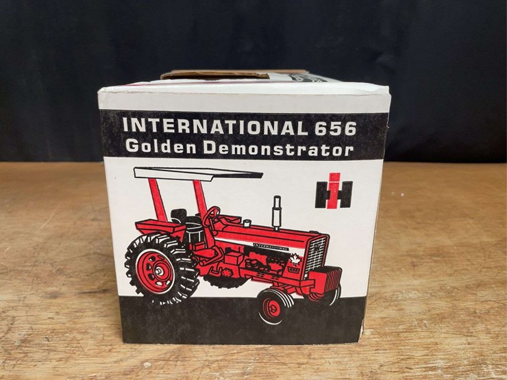 1/16-ih-656-gold-demostrator-2001-ontario-nib-sm-image-8