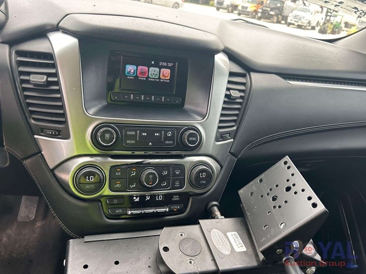 2016-chevrolet-tahoe-image-15