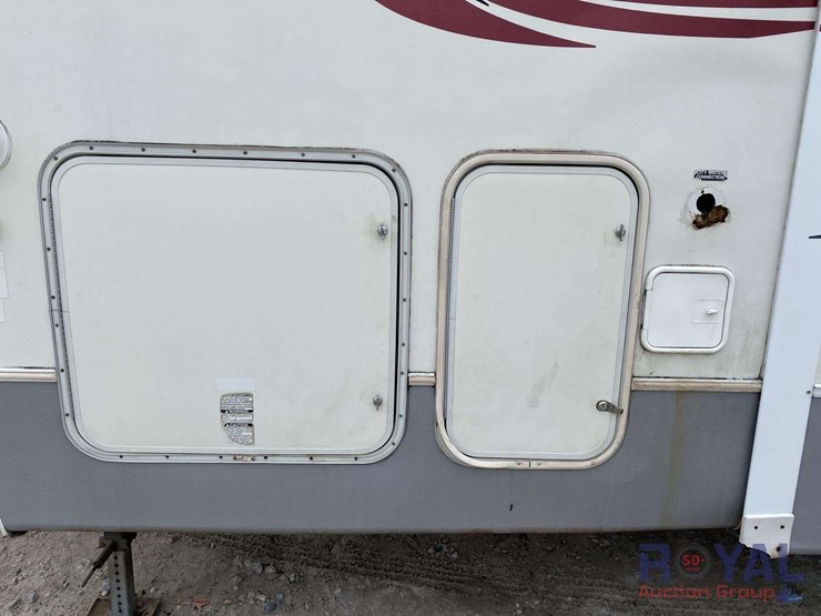 2006-victory-lane-36srv-39ft-tri-axle-5th-wheel-toy-hauler-travel-trailer-image-28