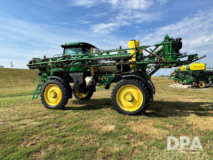 2018-john-deere-r4038-image-15