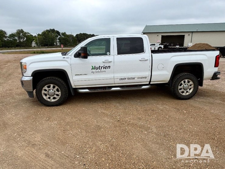2015-gmc-sierra-2500hd-image-17