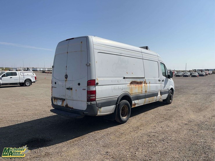 2010-mercedes-benz-sprinter-3500-image-4