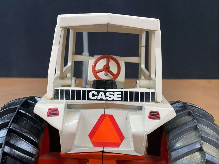 1/16-case-2590-collector-ertl-image-12