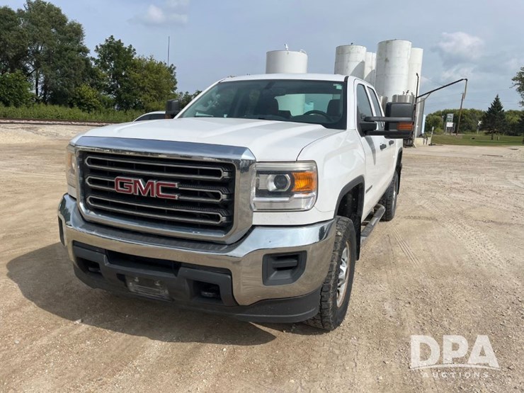 2015-gmc-2500-image-2