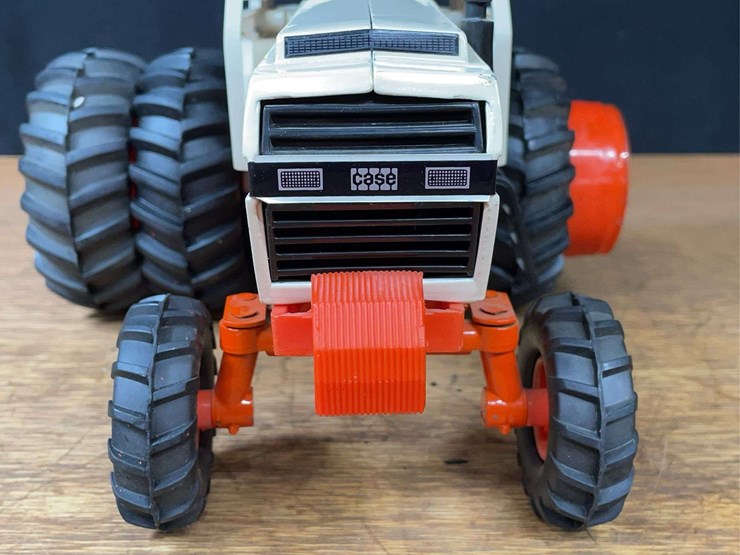 1/16-case-2590-1981-nfts-ertl-image-12
