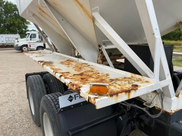 2000-freightliner-century-class-w/willmar-10-ton-image-44