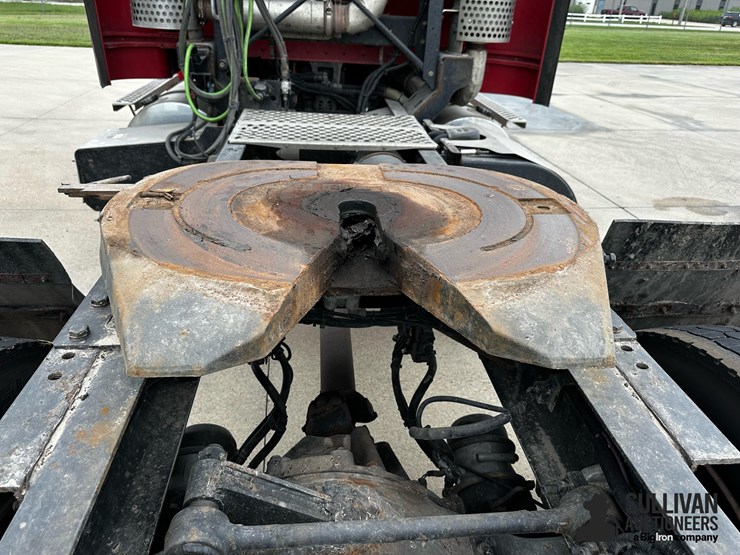 2012-kenworth-t440-image-9