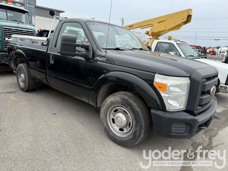 2015-ford-f250-xl-image-3