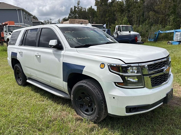 2016-chevrolet-tahoe-image-2
