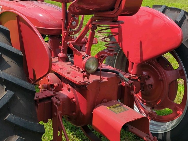 1953-mccormick-farmall-super-h-narrow-front-tractor-image-8