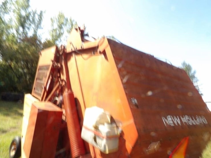 new-holland-851-image-8