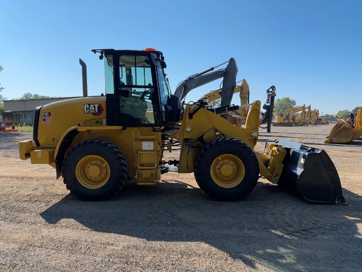 2022-caterpillar-910-image-6