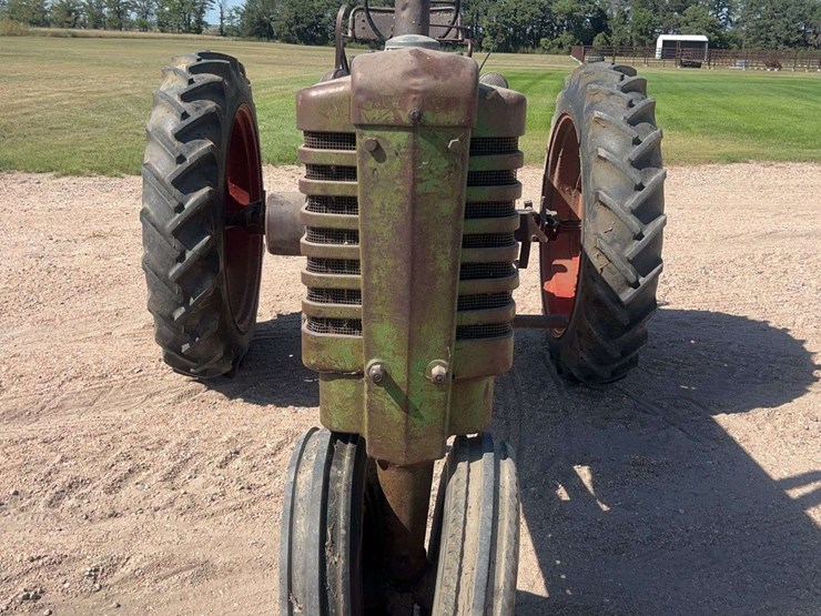 john-deere-model-b-image-8