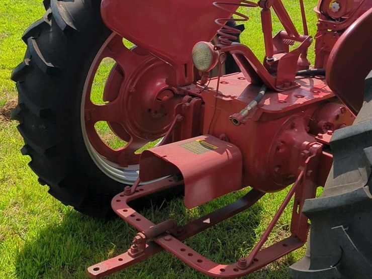 1953-mccormick-farmall-super-h-narrow-front-tractor-image-10