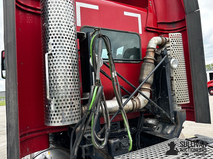 2015-kenworth-t440-image-15