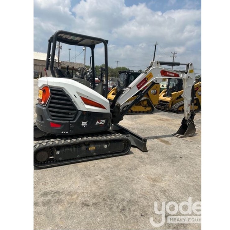 2022 BOBCAT E35