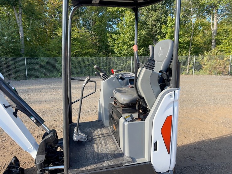 2022-bobcat-e20-image-26