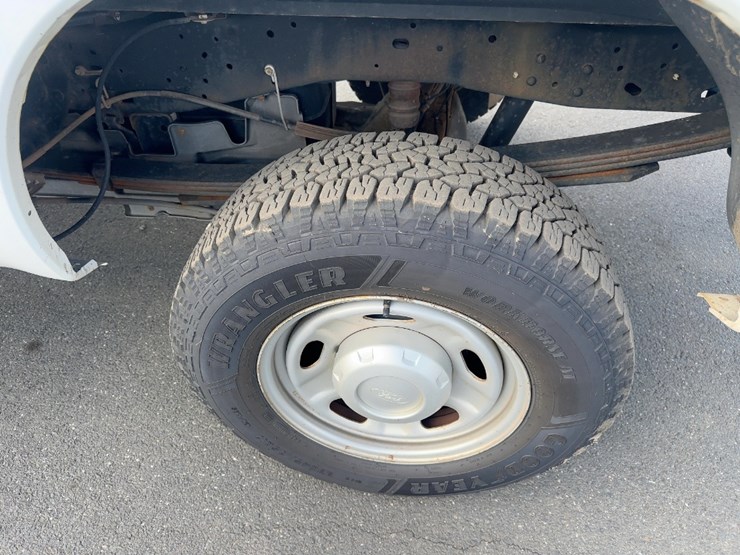 2016-ford-f250-xl-image-10