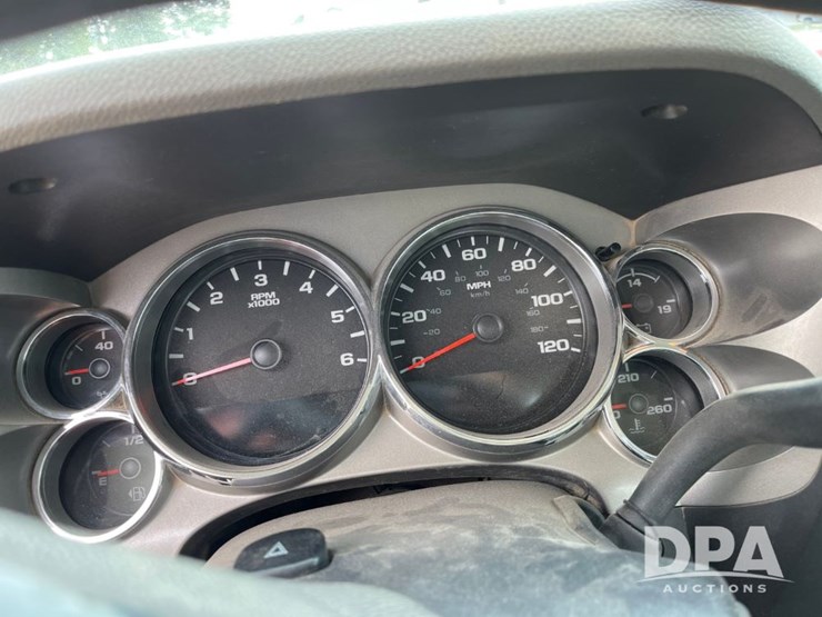 2012-gmc-3500hd-image-42
