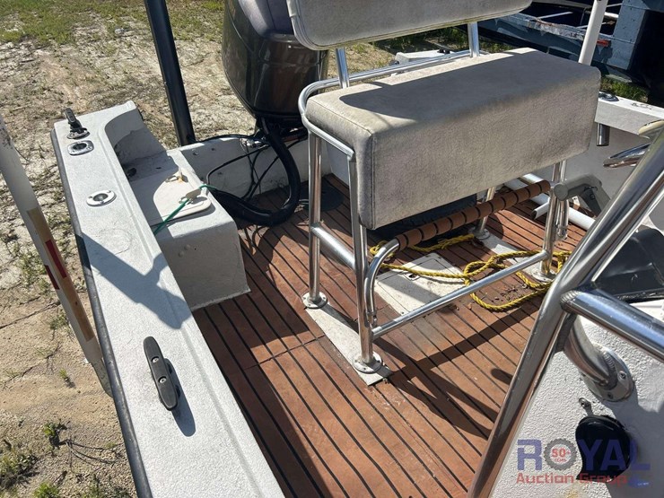 1990-21ft-center-console-fishing-boat-with-t/a-boat-trailer-image-9