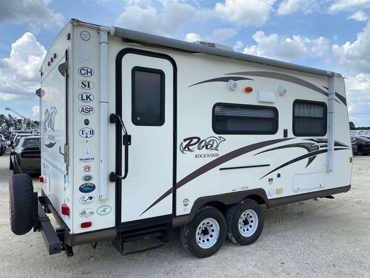 2015-forest-river-rockwood-roo-19-25ft-t/a-travel-trailer-image-4