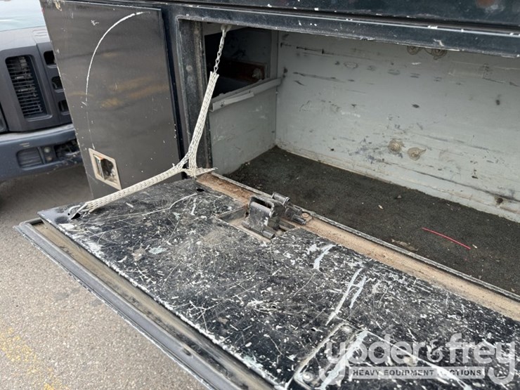 2016-ford-f350-xl-image-31
