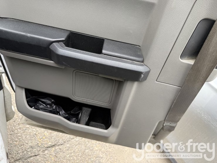 2020-ford-f150-image-15